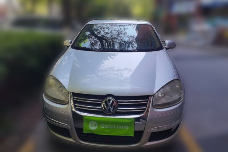 Used Volkswagen Sagitar 2011 1.6L Manual Comfort Version Front