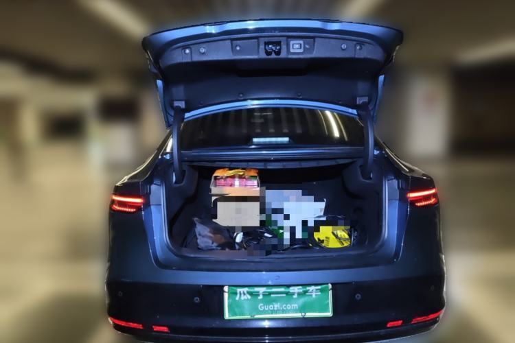 Used Nissan N7 2025 625 Max Trunk