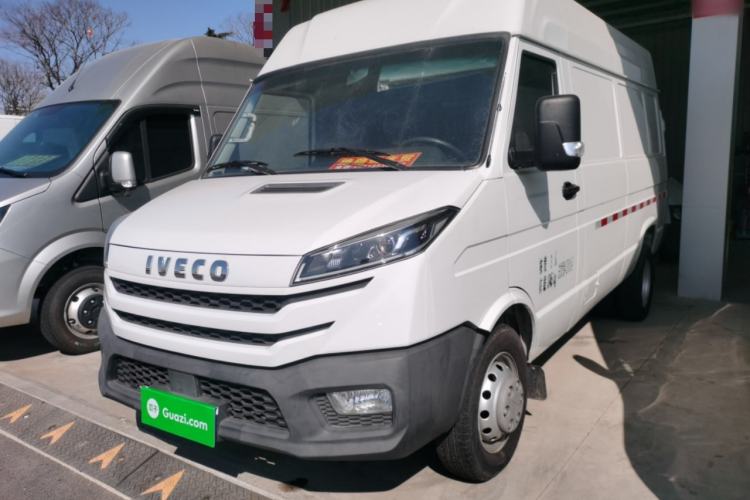 Used Iveco Daily 2023 2.8T V37 Van Long Wheelbase Mid-Roof Dual Tires Manual Doors 2-3 Seater