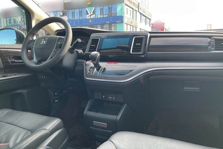 Used Honda Elysion 2016 2.4L Luxury Edition
