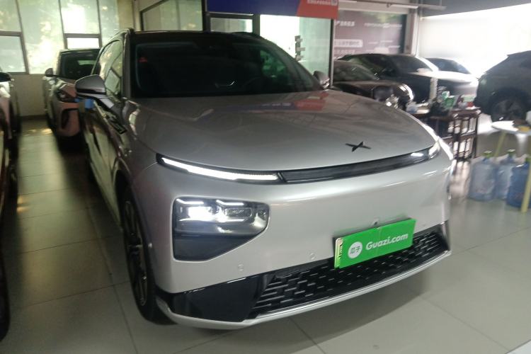 Used XPeng G9 2022 702 Pro Front Right 45 Deg