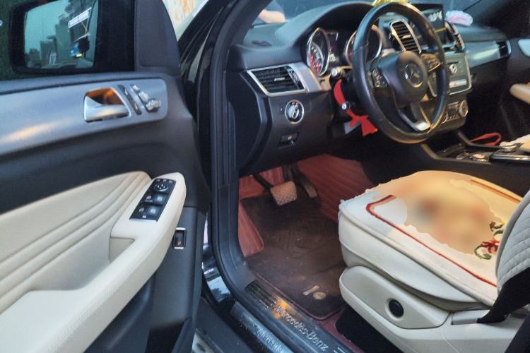 Used Mercedes-Benz GLE Coupe 2017 GLE 400 4MATIC Coupe SUV Driver Seat