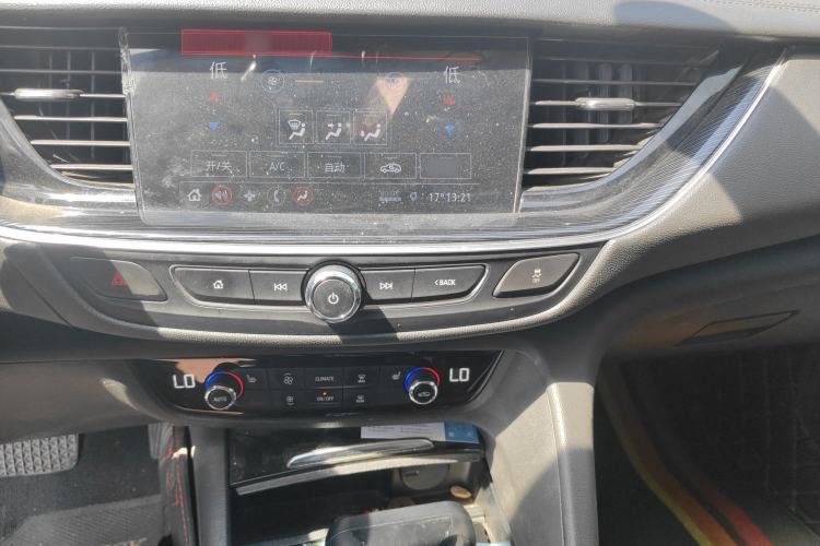 Used Buick Regal 2023 552T Smart Enjoyment Version Audio And AC Panel