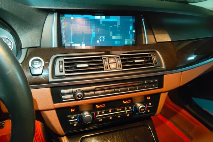 Used BMW 5 Series 2014 528Li Leading Model
