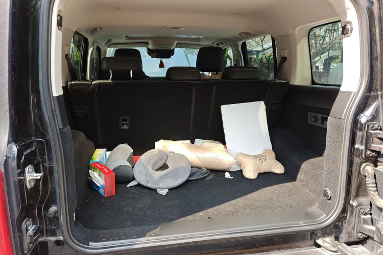 Used Tank 300 2023 City Edition 2.0T—Stylish as Ever Trunk