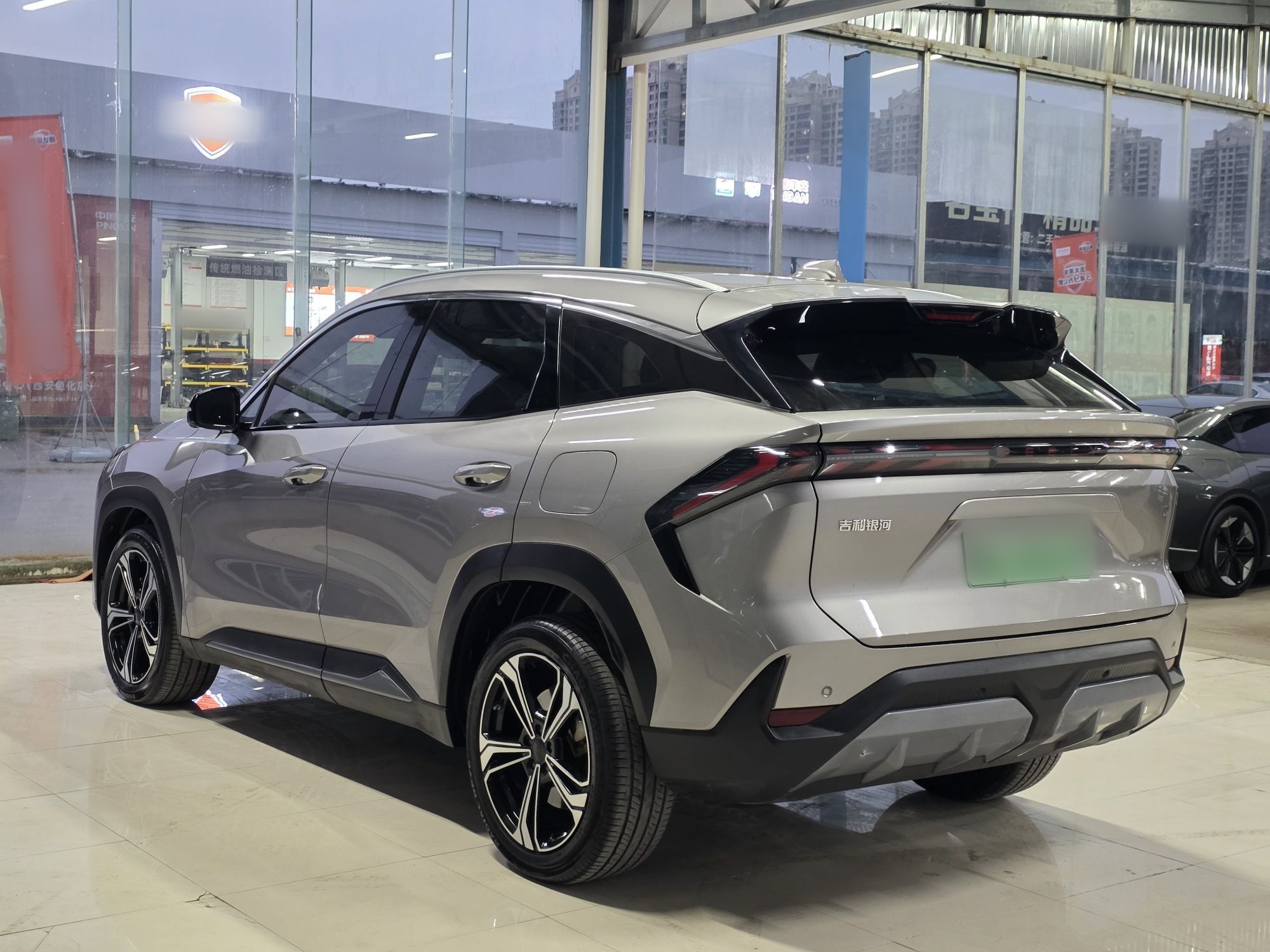 Geely Galaxy L7 2025 EM-i 115km Exploration+ Edition — снимка 4