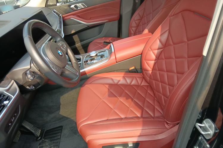 Used BMW X5 2023 xDrive 30Li Luxury M Sport Night Edition Package Left Front Seat