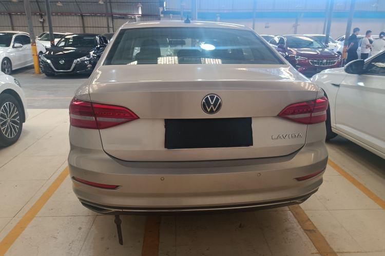 Used Volkswagen Lavida 2021 1.5L Automatic Comfort Edition Exterior 4