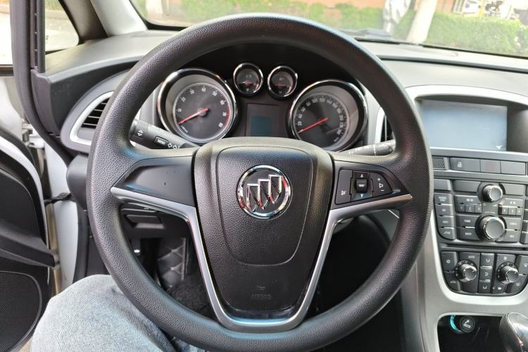 Used Buick GT 2014 XT 1.6L Automatic Fashion Edition Steering Wheel