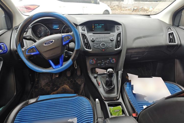 Used Ford Focus 2015 Sedan 1.6L Manual Fashion Edition