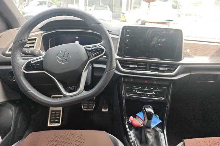 Used Volkswagen T-ROC 2025 Facelift Model 2 300TSI DSG Two-Wheel Drive Chenguang Edition Center Console