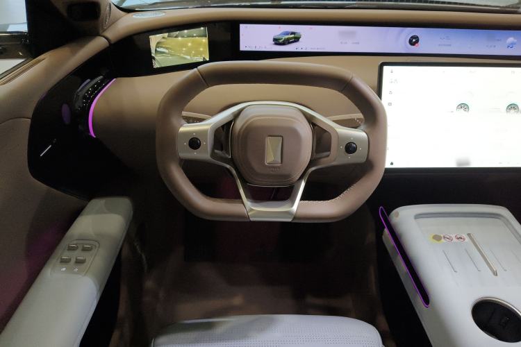 Used Avatr 07 2024 Ultra Range-Extended Four-Wheel Drive Steering Wheel