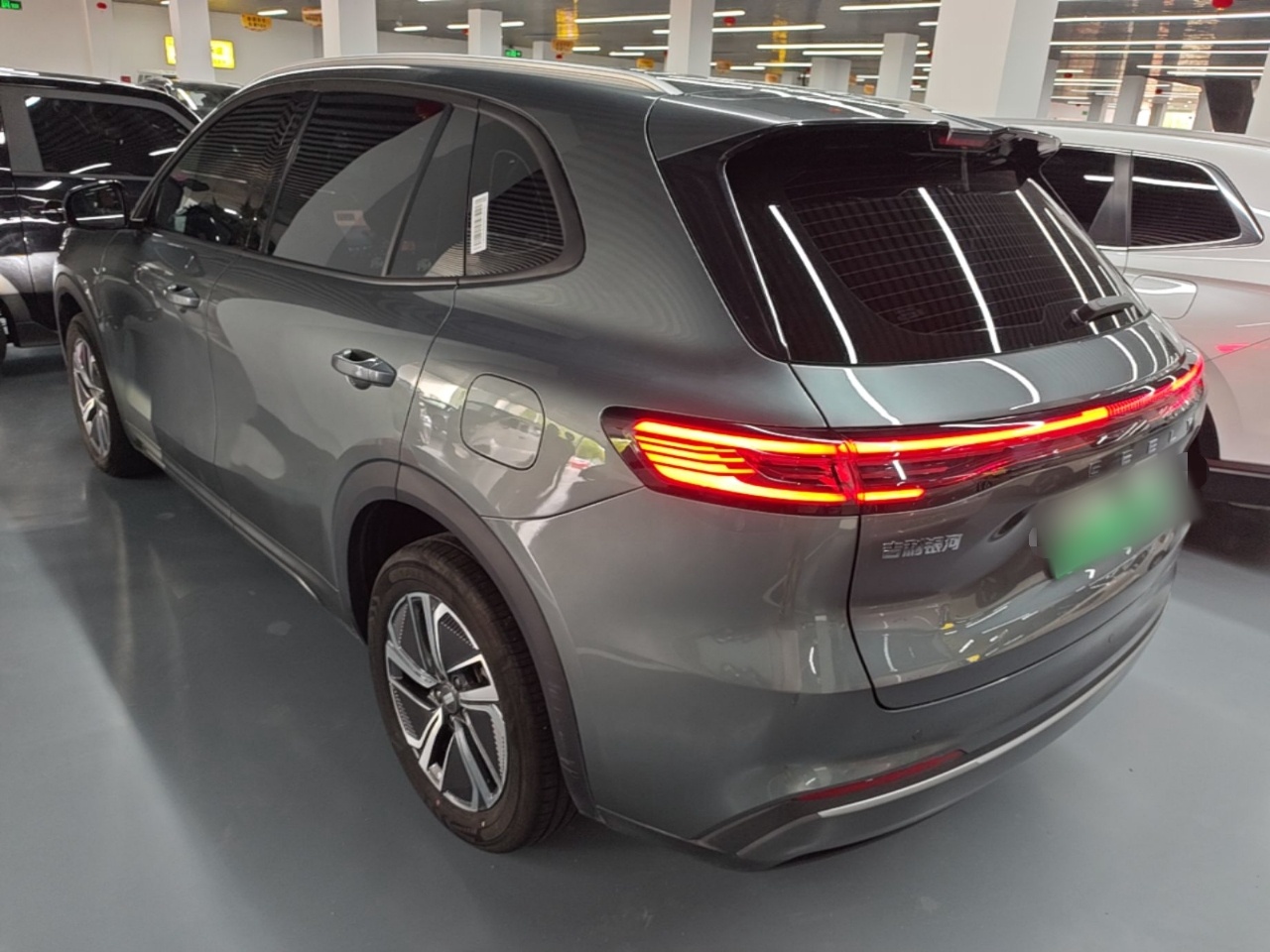 Geely Galaxy Xingjian 7 EM-i 2025 55 km Launch Edition — снимка 4