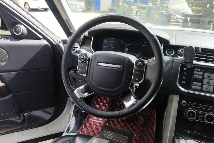 Used Land Rover Range 2013 NA 5.0 V8 Vogue SE
