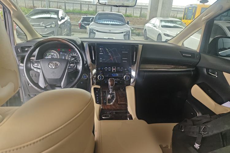 Used Toyota Alphard 2021 Dual-Engine 2.5L Luxury Edition