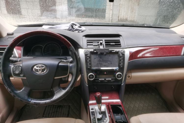 Used Toyota Camry 2013 2.0G Comfort Edition Center Console