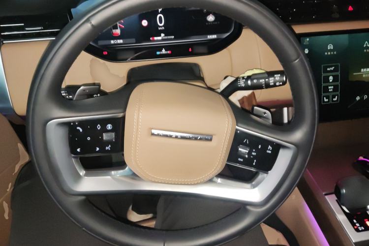 Used Land Rover Range 2025 3.0 L6 400 PS Extended Luxury Version 7-Seater Steering Wheel