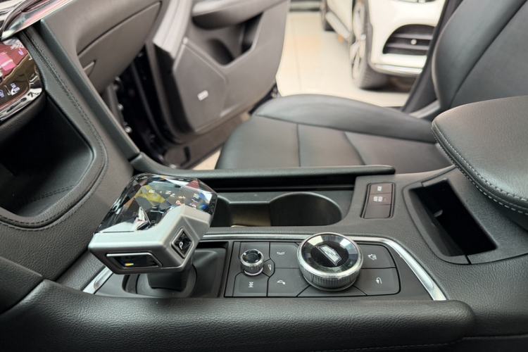 Used Cadillac XT6 2021 2.0T 6-Seater Two-Wheel Drive Luxury Version