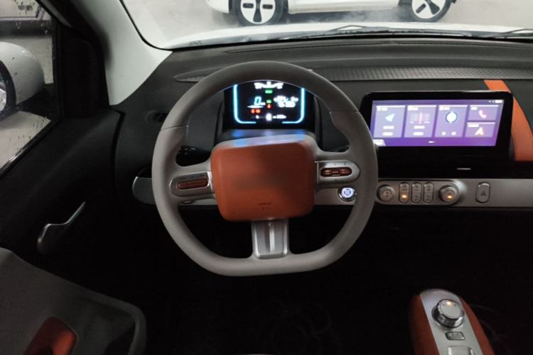 Used CHANGAN NEVO Lumin 2024 301km Orange Wind Edition
