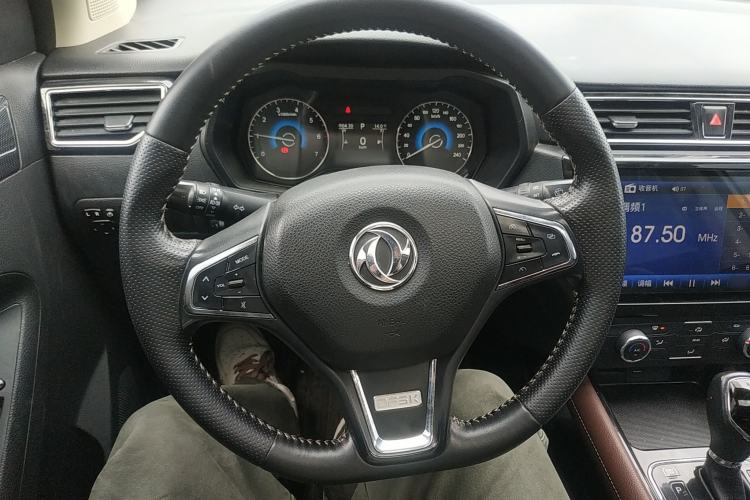 Used Dongfeng Fengon 580 2017 Revised Version 1.5T CVT Luxury Edition
