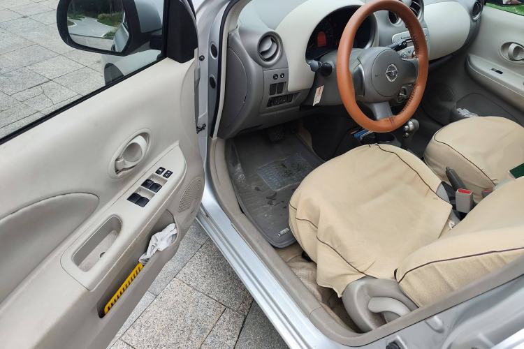 Used Nissan March 2010 1.5L Automatic Easy-Style Version
