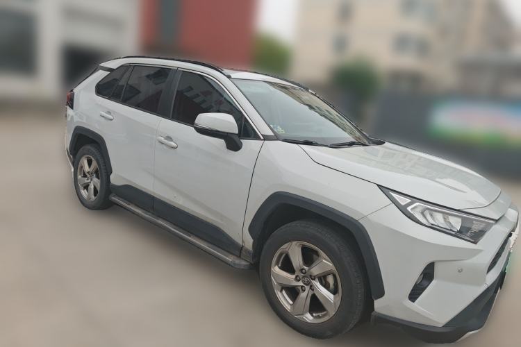 Used Toyota RAV4 2022 2.0L CVT Two-Wheel Drive Fashion Plus Edition Front Right 45 Deg