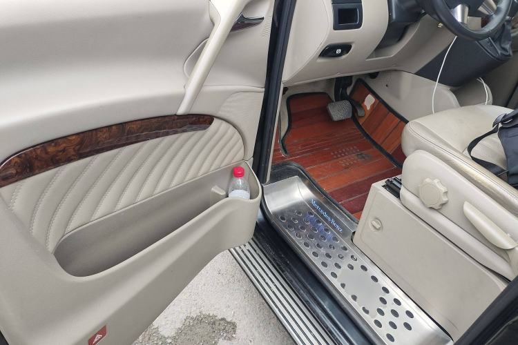 Used Mercedes-Benz Viano 2013 3.0L Hospitality Edition