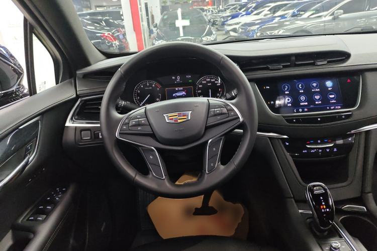 Used Cadillac XT5 2021 2.0T Two-Wheel Drive Luxury Version Steering Wheel