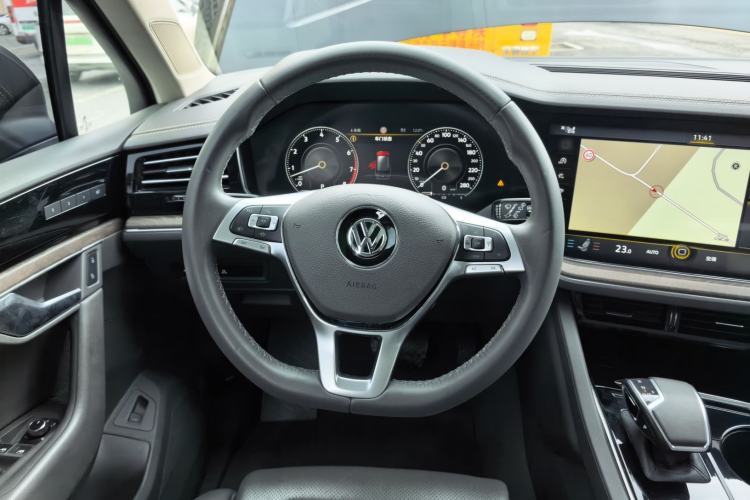 Used Volkswagen Touareg 2019 3.0 TSI RuiFeng Edition China VI Standard Steering Wheel