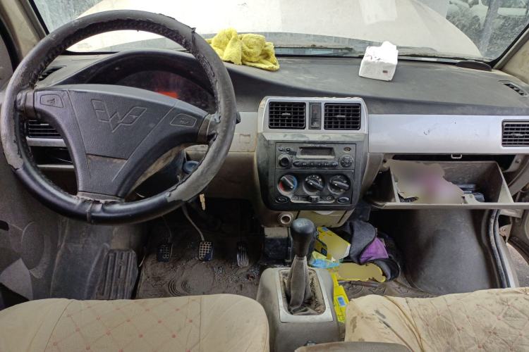 Used Wuling Rongguang 2011 1.2L Base Version