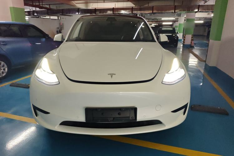 Used Tesla Model Y 2023 Rear-Wheel-Drive Version Front