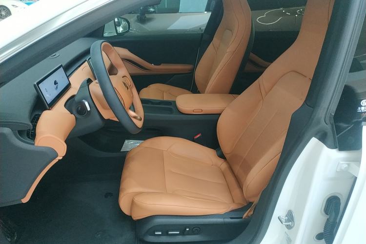 Used Nio ET5 2024 75 kWh Left Front Seat
