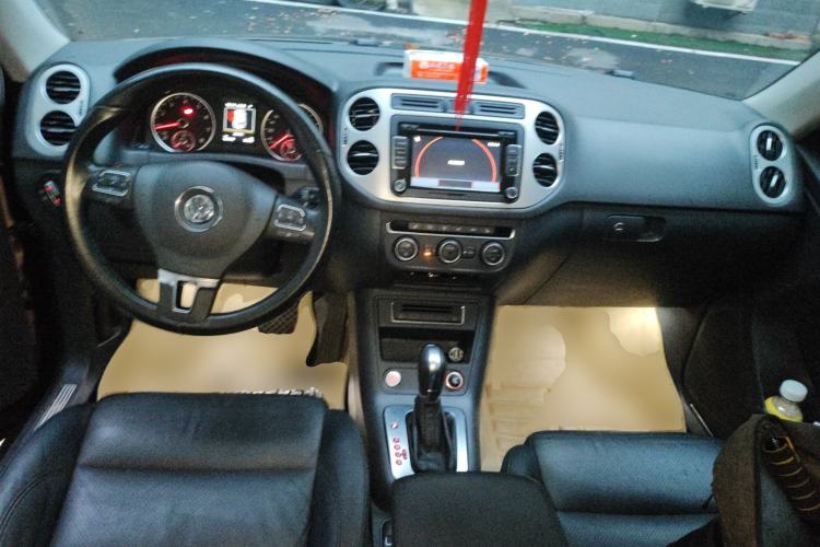 Used Volkswagen Tiguan 2015 1.8TSI Automatic Two-Wheel Drive Luxury Model Center Console