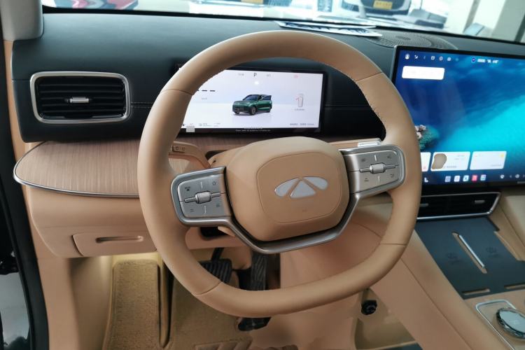 Used Chery T11 2026 Model 220 All-Wheel Drive Dual IMAX Theater Edition