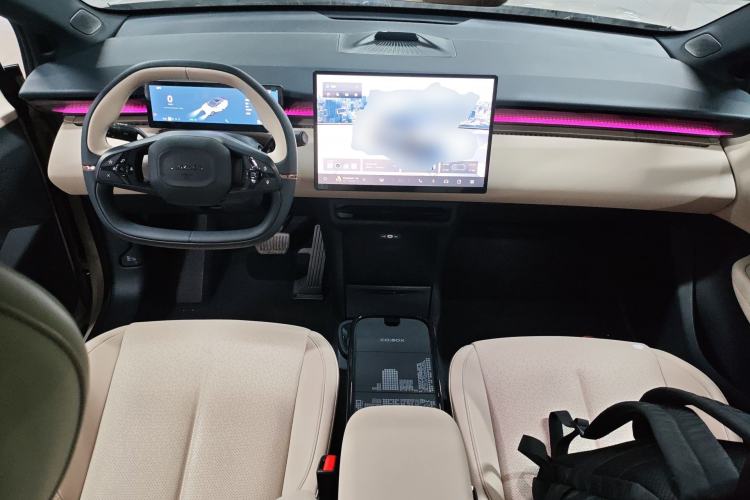 Used Lynk & Co Z20 2026 Model 430km Rear-Wheel Drive Pro Center Console