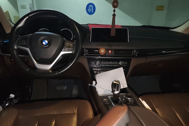 Used BMW X5 2018 xDrive28i Center Console