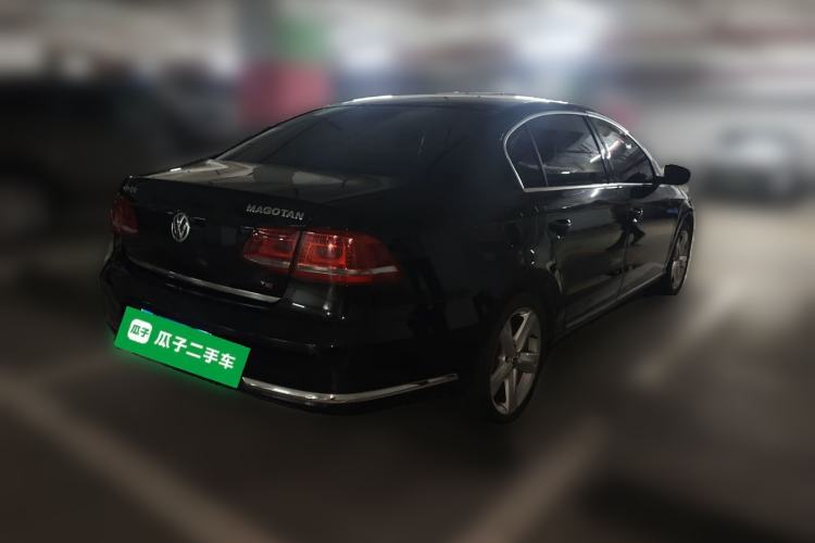 Used Volkswagen Magotan 2016 1.8TSI Luxury Comfort Model Rear Right 45 Deg