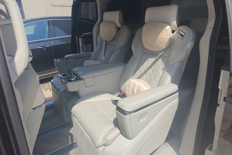 Used Volvo EM90 2025 Ultra Six-Seater