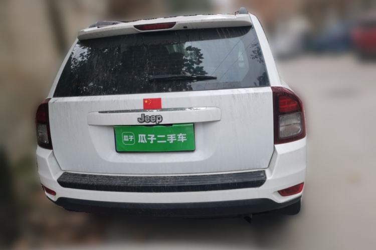 Used Jeep Compass 2015 2.0L two-wheel drive sport version
