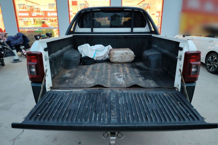 Used JMC Yuhu 7 2022 2.0T Automatic Diesel 4x4 Comfort Edition Standard Wheelbase
