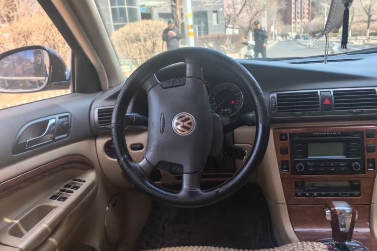 Used Volkswagen Passat 2005 1.8T Automatic Luxury Model Steering Wheel