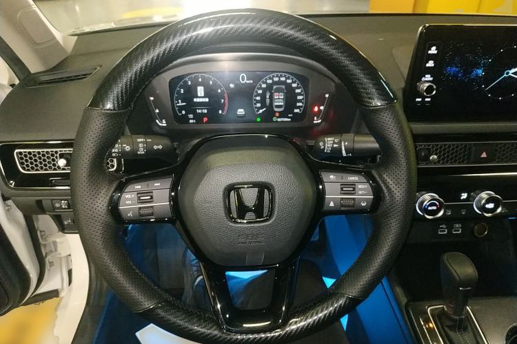Used Honda Civic 2023 240TURBO CVT Dynamic · Center Stage Special Edition