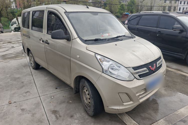 Used Wuling Rongguang V 2015 1.5L Practical Version Front Right 45 Deg