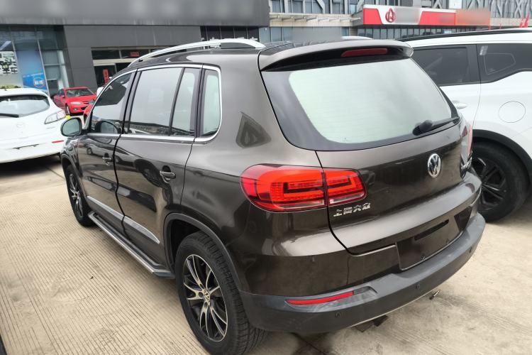 Used Volkswagen Tiguan 2015 1.8TSI Automatic All-Wheel-Drive Luxury Model Exterior 2