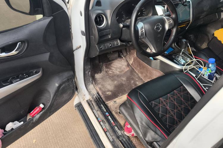 Used Nissan Navara 2017 2.5L Automatic 4x4 Luxury Edition QR25 Driver Seat