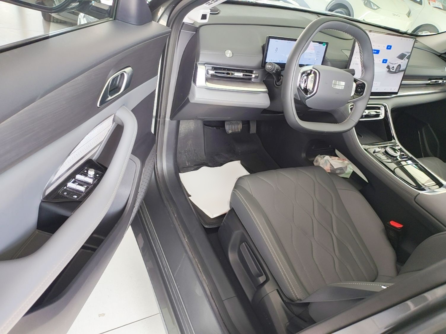 Geely Galaxy A7 2025 Model EM-i 150km Long-Distance Edition — снимка 18
