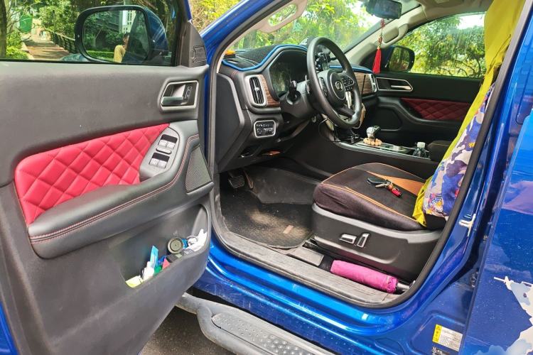 Used Great Wall Poer 2020 2.0T Off-Road Edition Automatic Diesel 4x4 Advanced Version with Trailer Capability GW4D20M Driver Seat