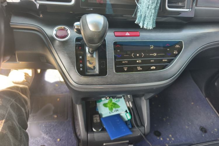 Used Honda Elysion 2016 2.4L Luxury Edition
