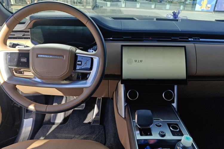 Used Land Rover Range Rover 2023 3.0 L6 400 PS Extended Long-Wheelbase Version