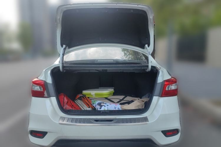 Used Nissan Sylphy 2016 Classic 1.6 XL Automatic Luxury Edition Trunk